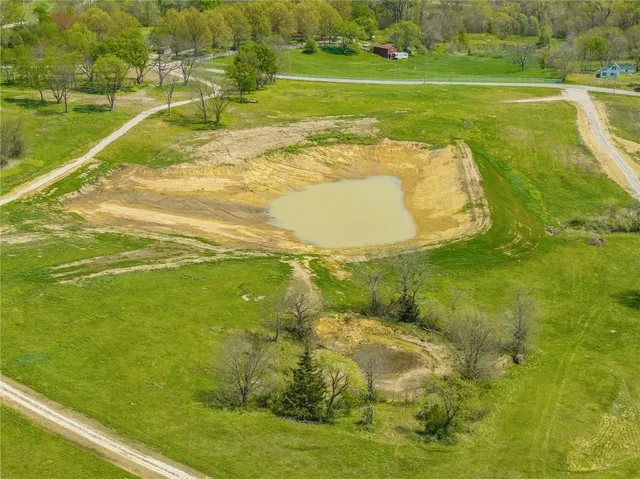 $295,000 | 2 Nation Road, Holt, MO 64048