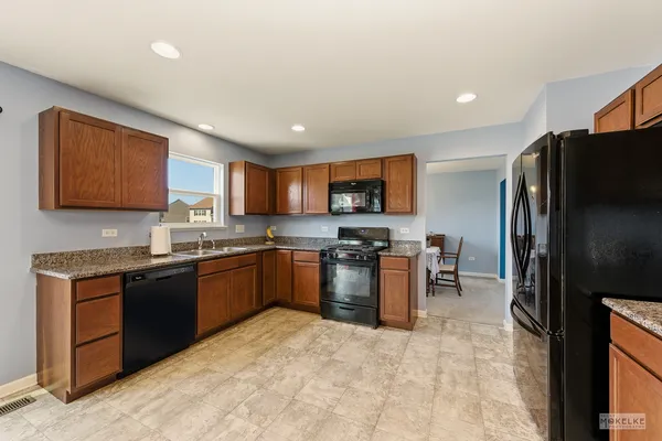 $400,000 | 1811 Flagstone Street, Joliet, IL 60431