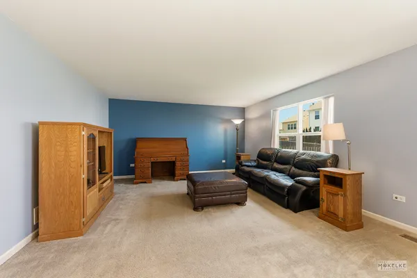 $400,000 | 1811 Flagstone Street, Joliet, IL 60431