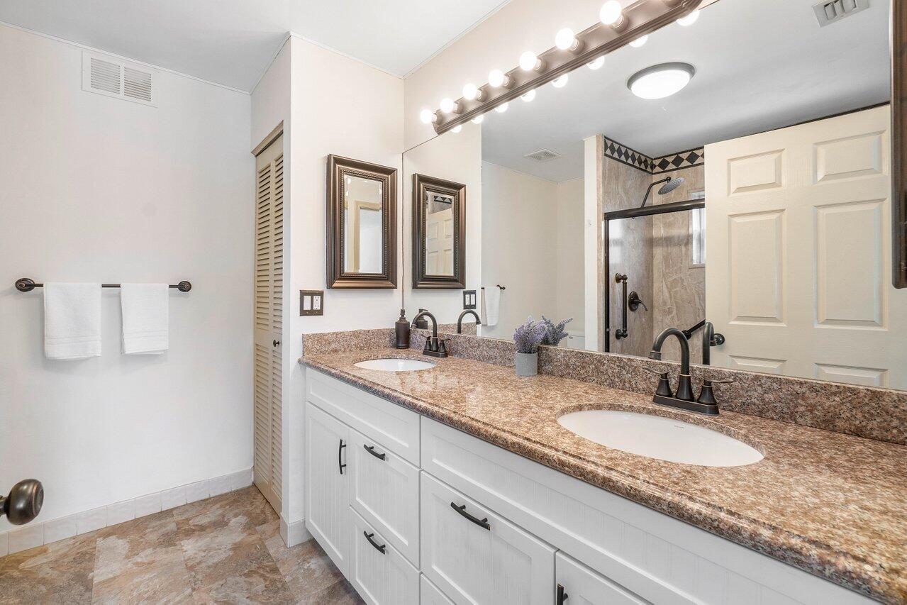 7534 Texas Trail Boca Raton, FL 33487 - Photo 14 of 35 Master Bathroom