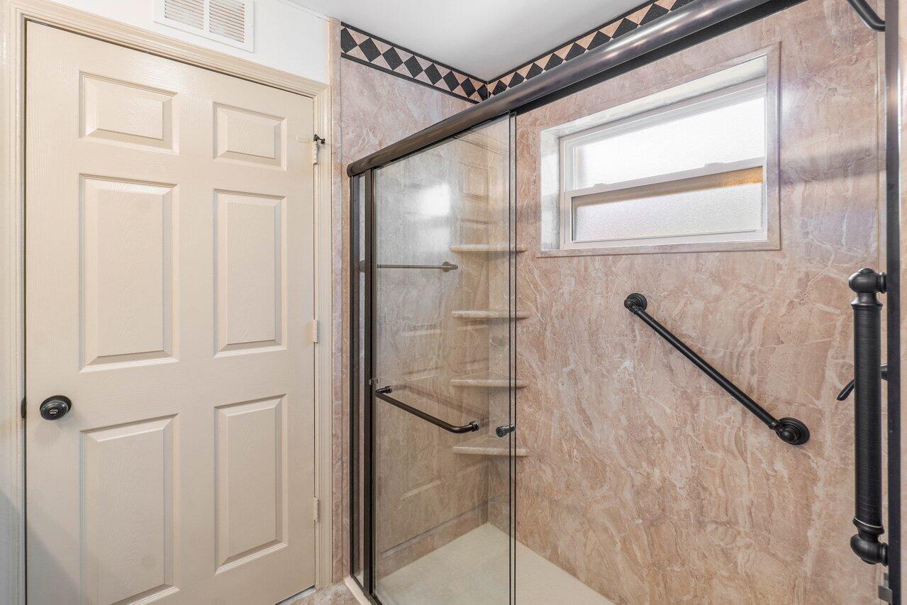 7534 Texas Trail Boca Raton, FL 33487 - Photo 15 of 35 Master Bathroom 2
