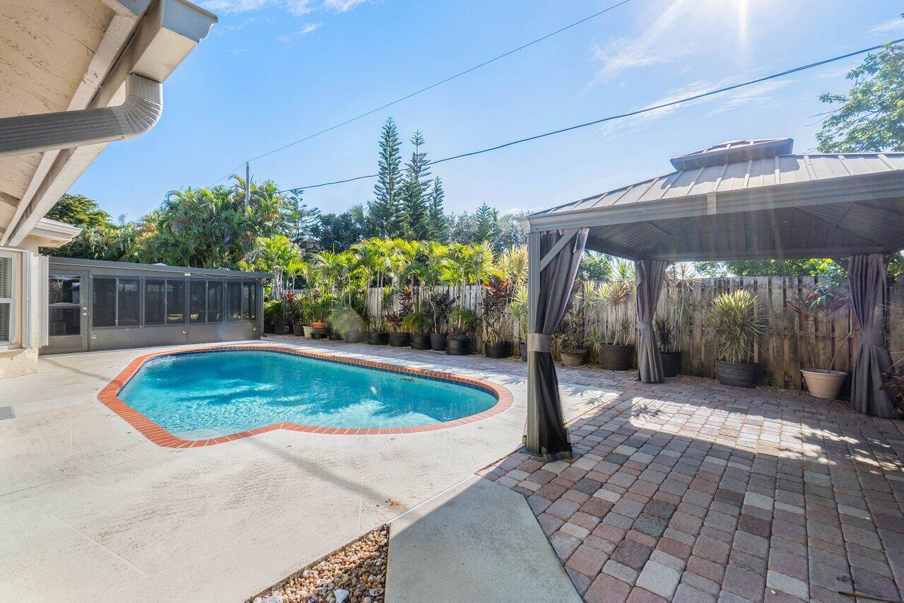 7534 Texas Trail Boca Raton, FL 33487 - Photo 28 of 35 Pool 4