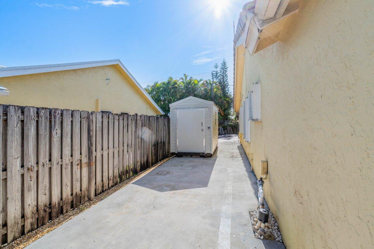 7534 Texas Trail Boca Raton, FL 33487 - Photo 33 of 35 Extra Workshop Shed 1
