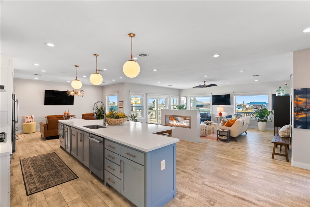 124 Channelview Road Rockport, TX 78382 - Photo 12 of 40