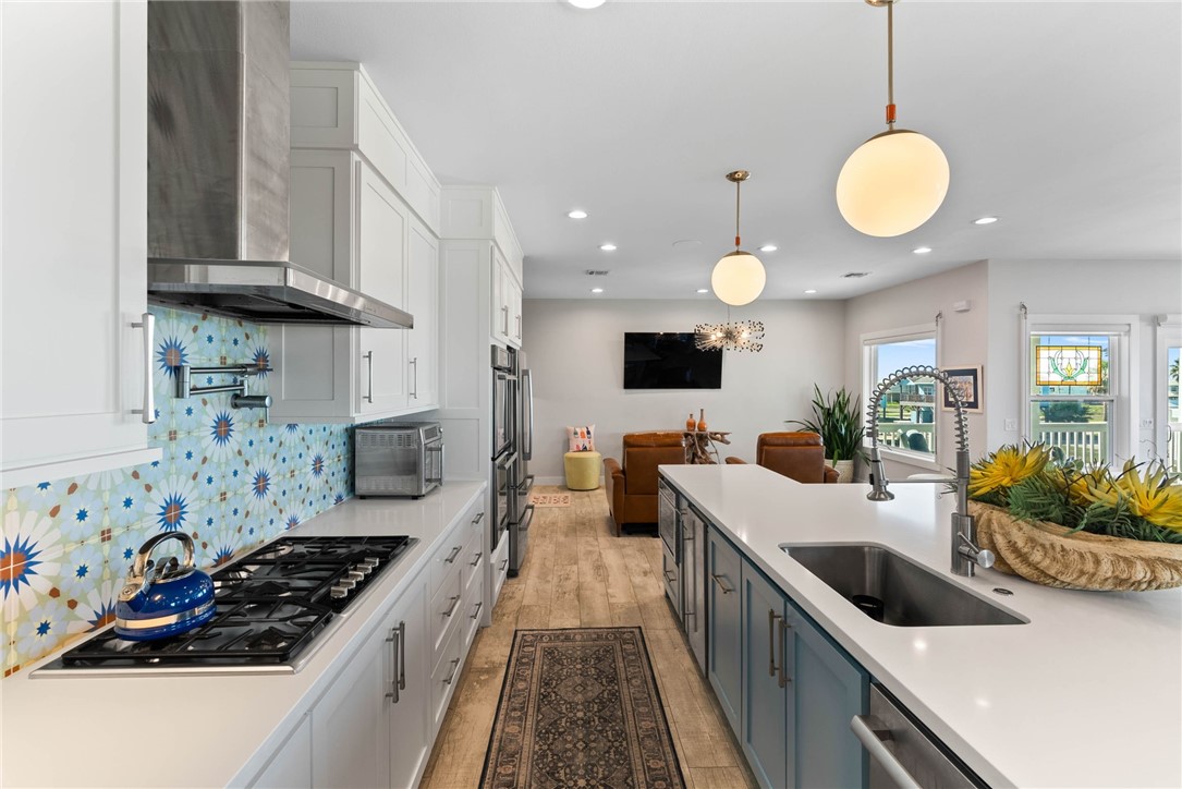 124 Channelview Road Rockport, TX 78382 - Photo 13 of 40