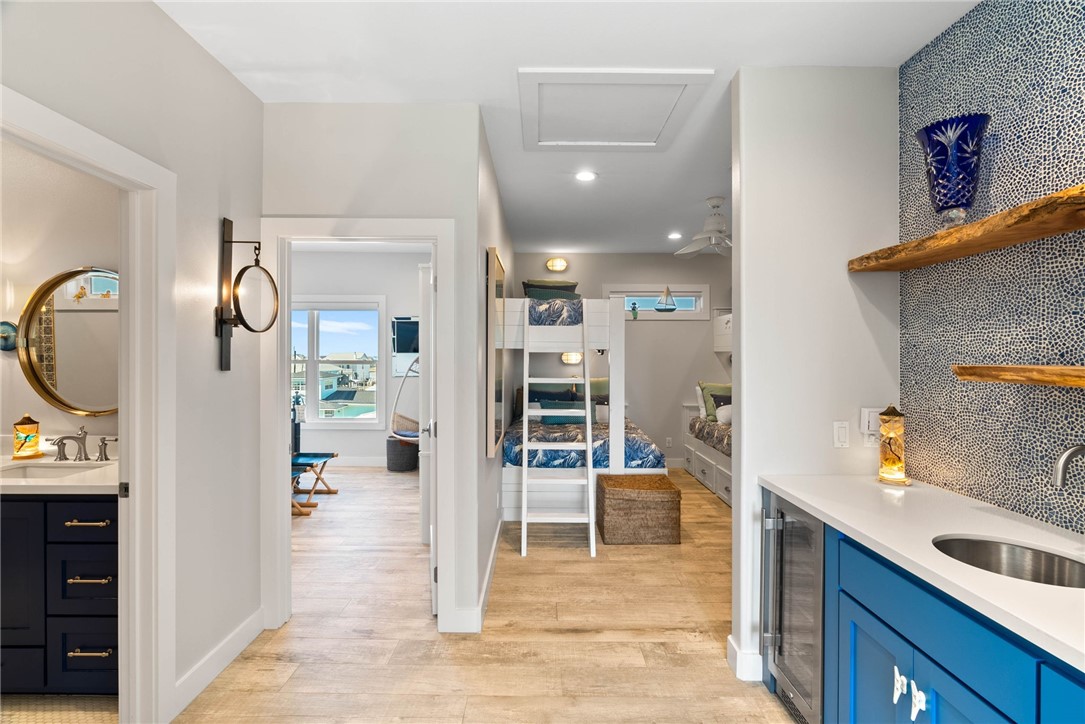 124 Channelview Road Rockport, TX 78382 - Photo 17 of 40