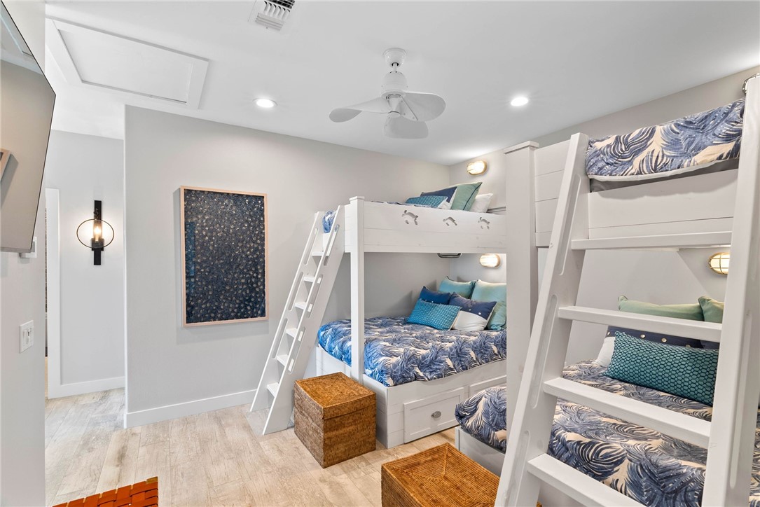 124 Channelview Road Rockport, TX 78382 - Photo 23 of 40