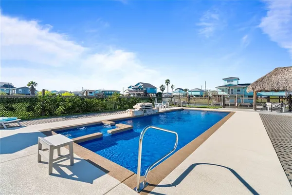 $1,375,000 | 124 Channelview Road, Rockport, TX 78382