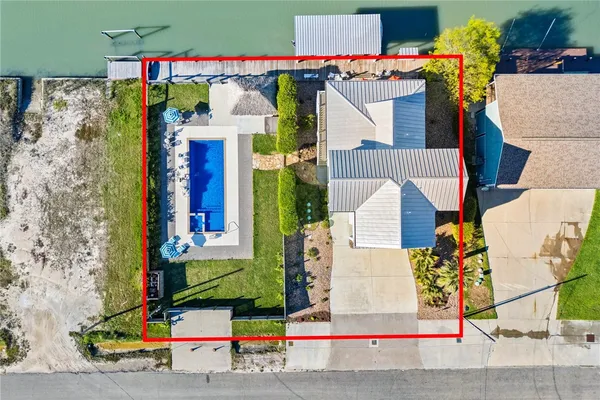 $1,375,000 | 124 Channelview Road, Rockport, TX 78382