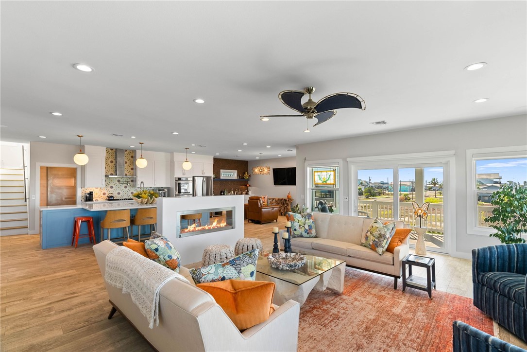 124 Channelview Road Rockport, TX 78382 - Photo 7 of 40