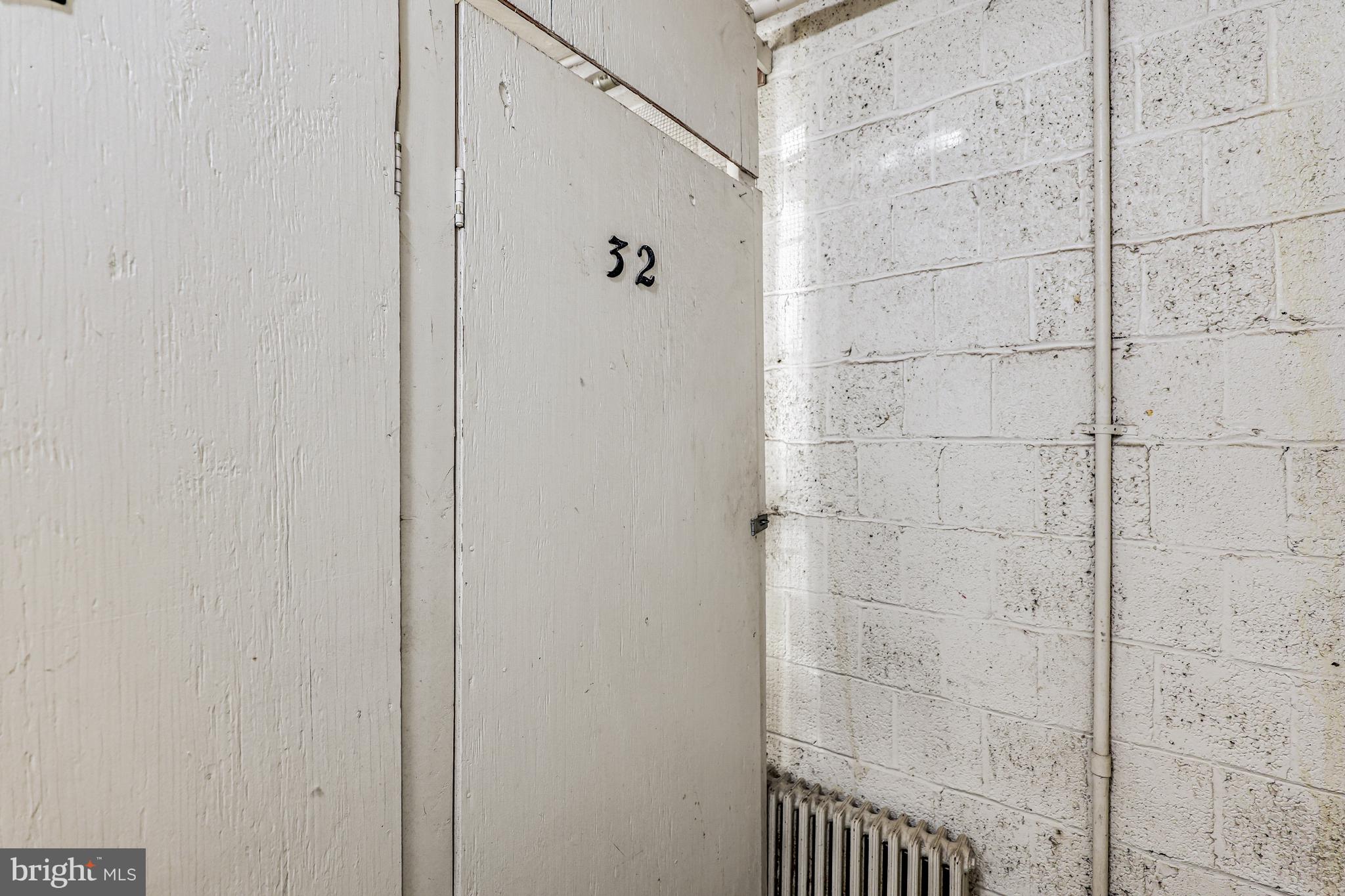 1404 12th Street North, Unit 32 Arlington, VA 22209 - Photo 21 of 26 a bathroom with a shower