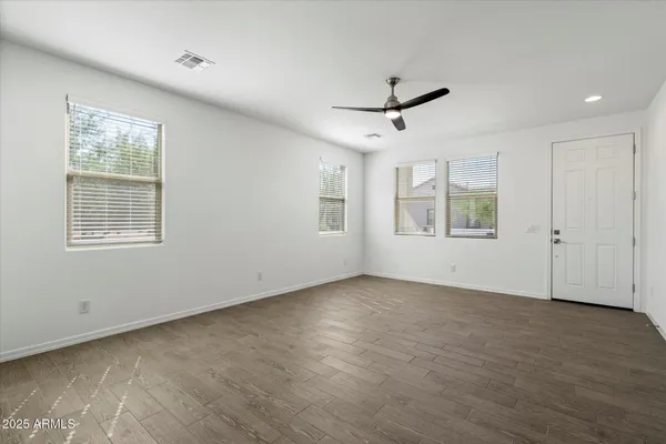 $1,995 | 25101 North 141st Avenue, Surprise, AZ 85387