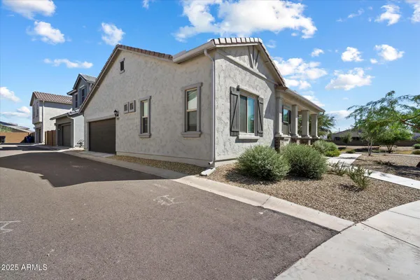 $1,995 | 25101 North 141st Avenue, Surprise, AZ 85387