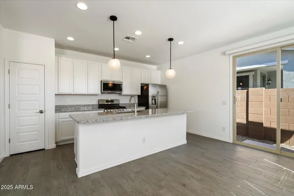 $1,995 | 25101 North 141st Avenue, Surprise, AZ 85387