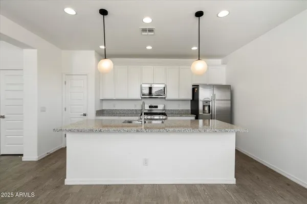 $1,995 | 25101 North 141st Avenue, Surprise, AZ 85387