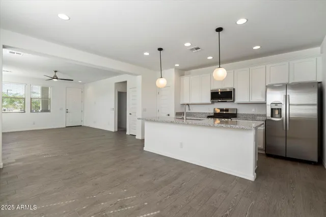 $1,995 | 25101 North 141st Avenue, Surprise, AZ 85387