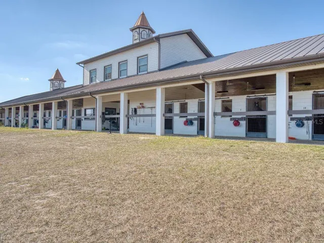 a view of a water fountain
