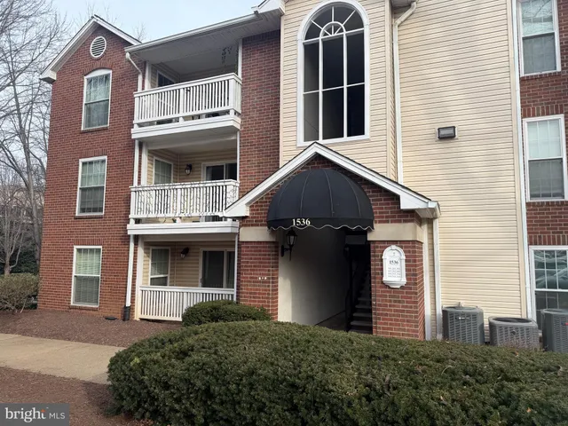 $295,000 | 1536 Lincoln Way, Unit 101, McLean, VA 22102
