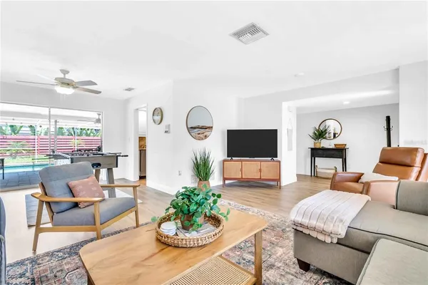 $7,500 | 2921 Captiva Drive, Sarasota, FL 34231