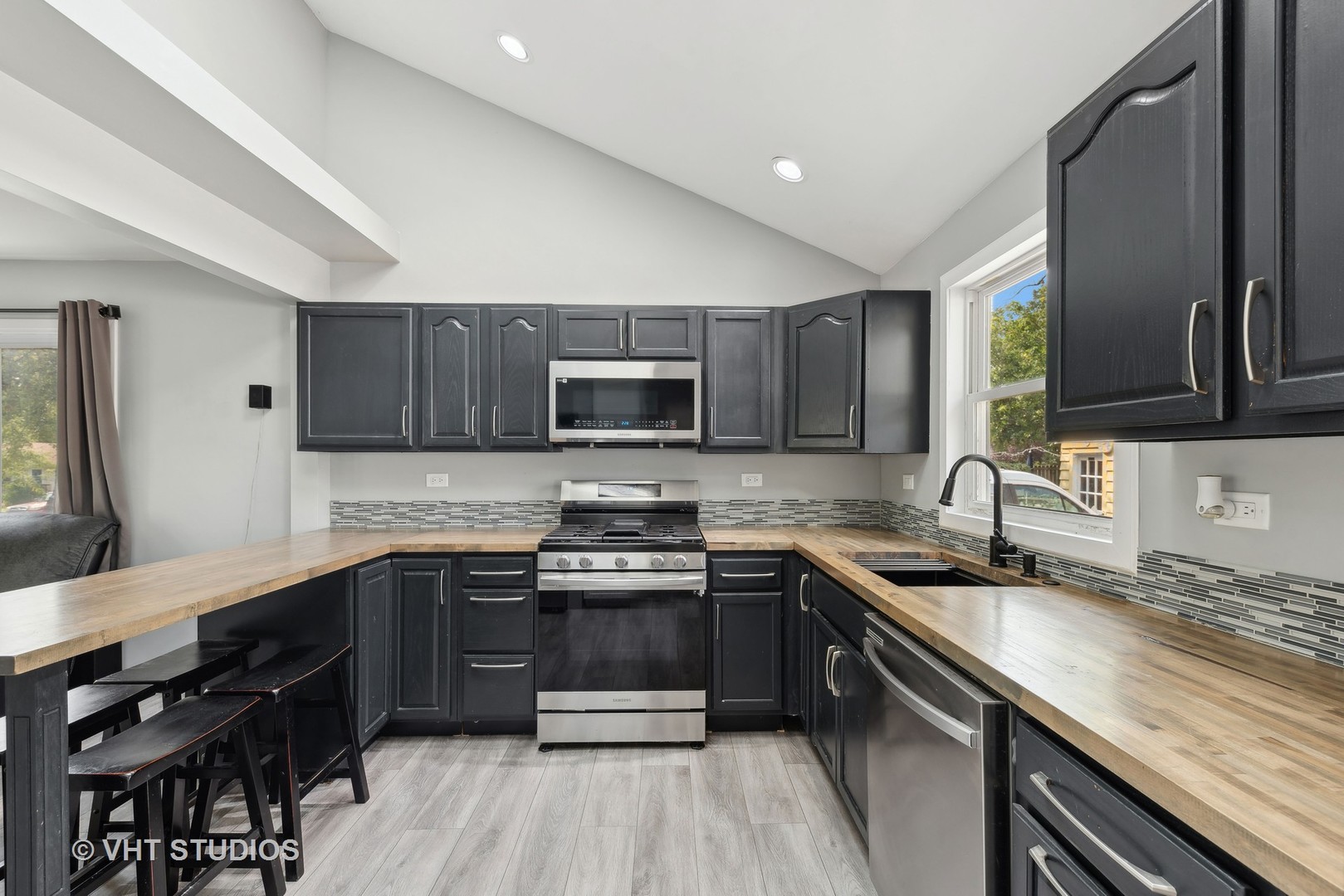 212 Crystal Avenue Lombard, IL 60148 - Photo 6 of 14