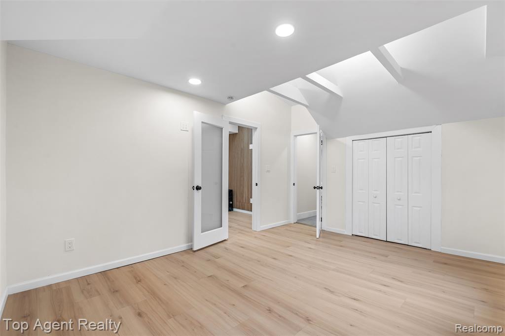 784 Barrington Road Grosse Pointe, MI 48230 - Photo 33 of 55