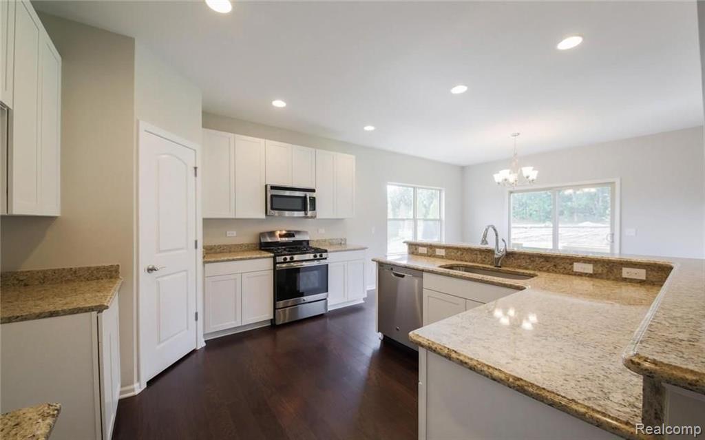 5477 Woodfall Road Clarkston, MI 48348 - Photo 24 of 31