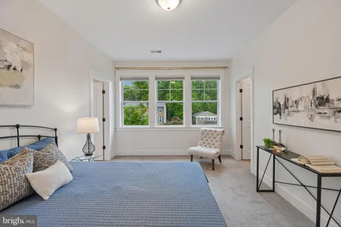 $2,400,000 | 2336 North Oak Street, Falls Church, VA 22046