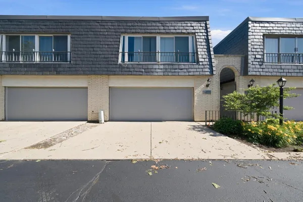 $265,000 | 4042 Trafalgar Lane, Unit 4042, Oak Lawn, IL 60453