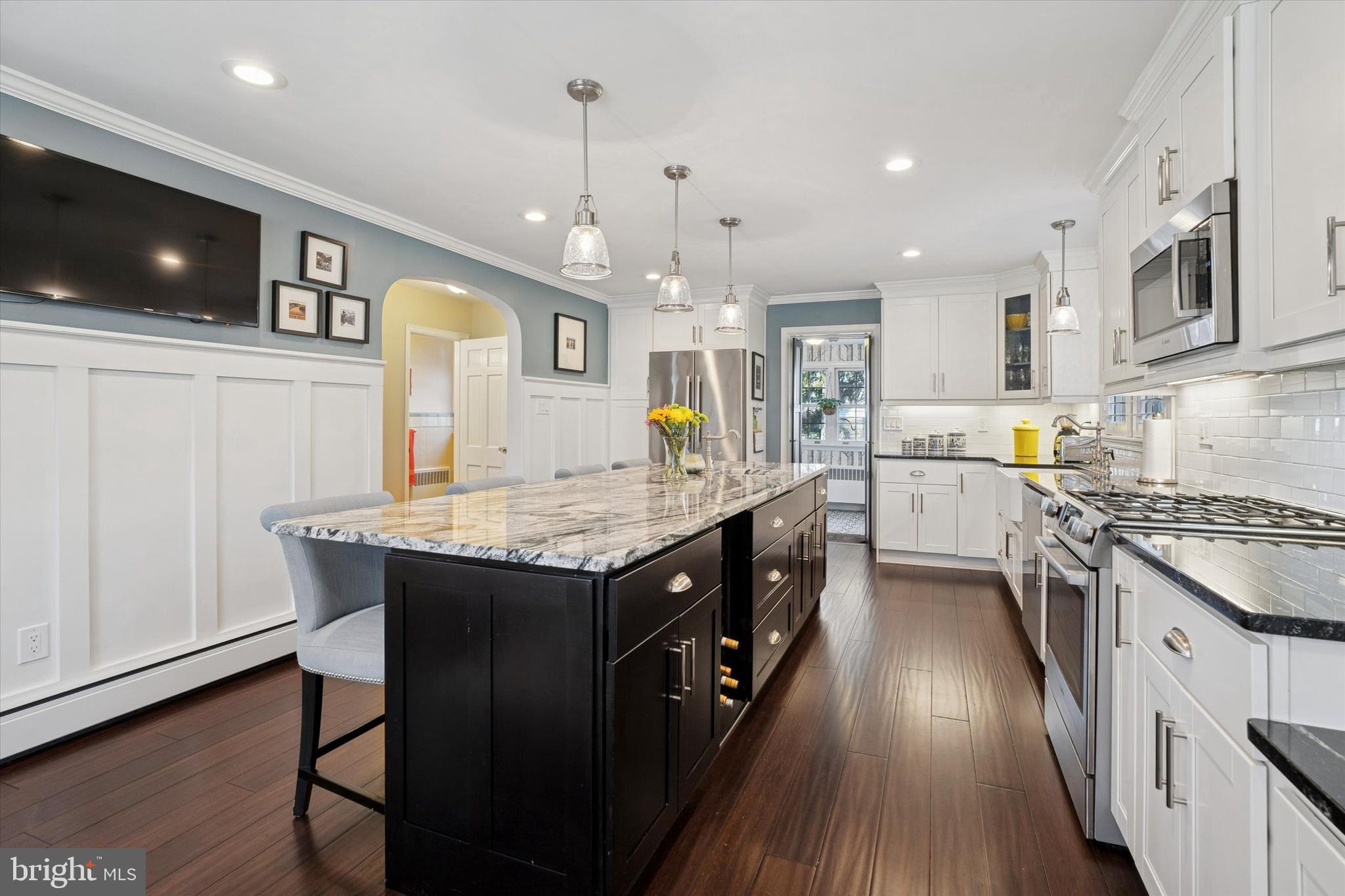 7809 Knox Road Glenside, PA 19038 - Photo 10 of 38 Expansive Island