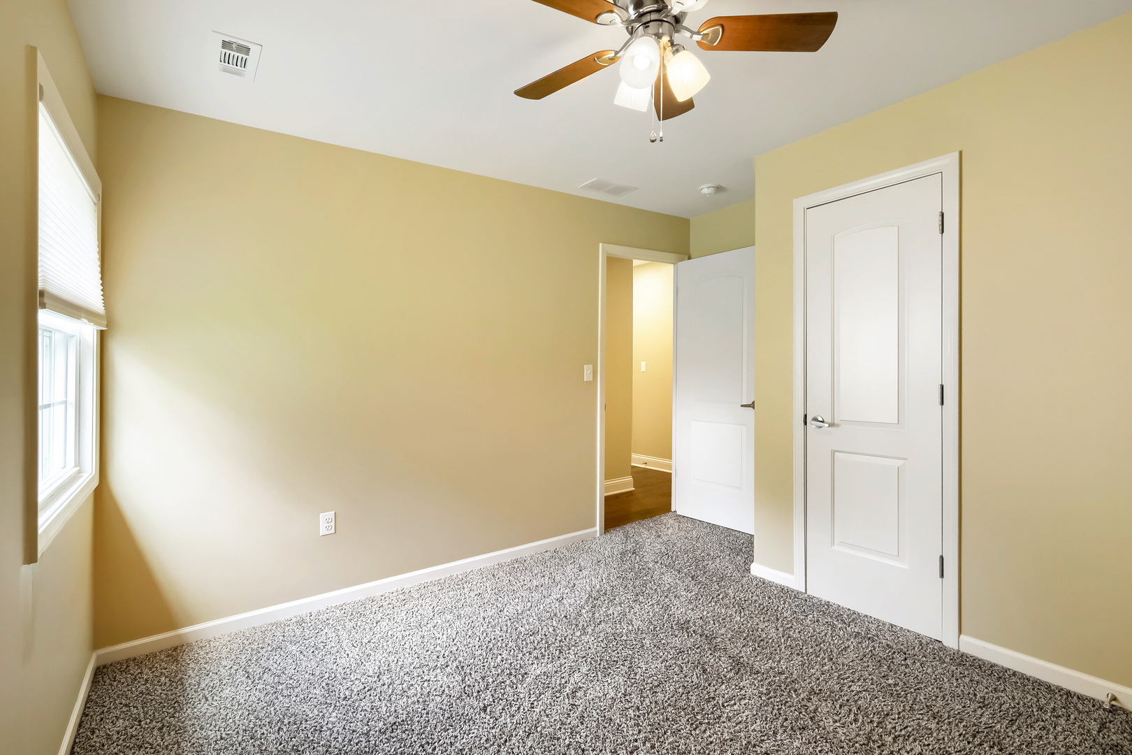 714 Sunset Circle Streamwood, IL 60107 - Photo 10 of 30