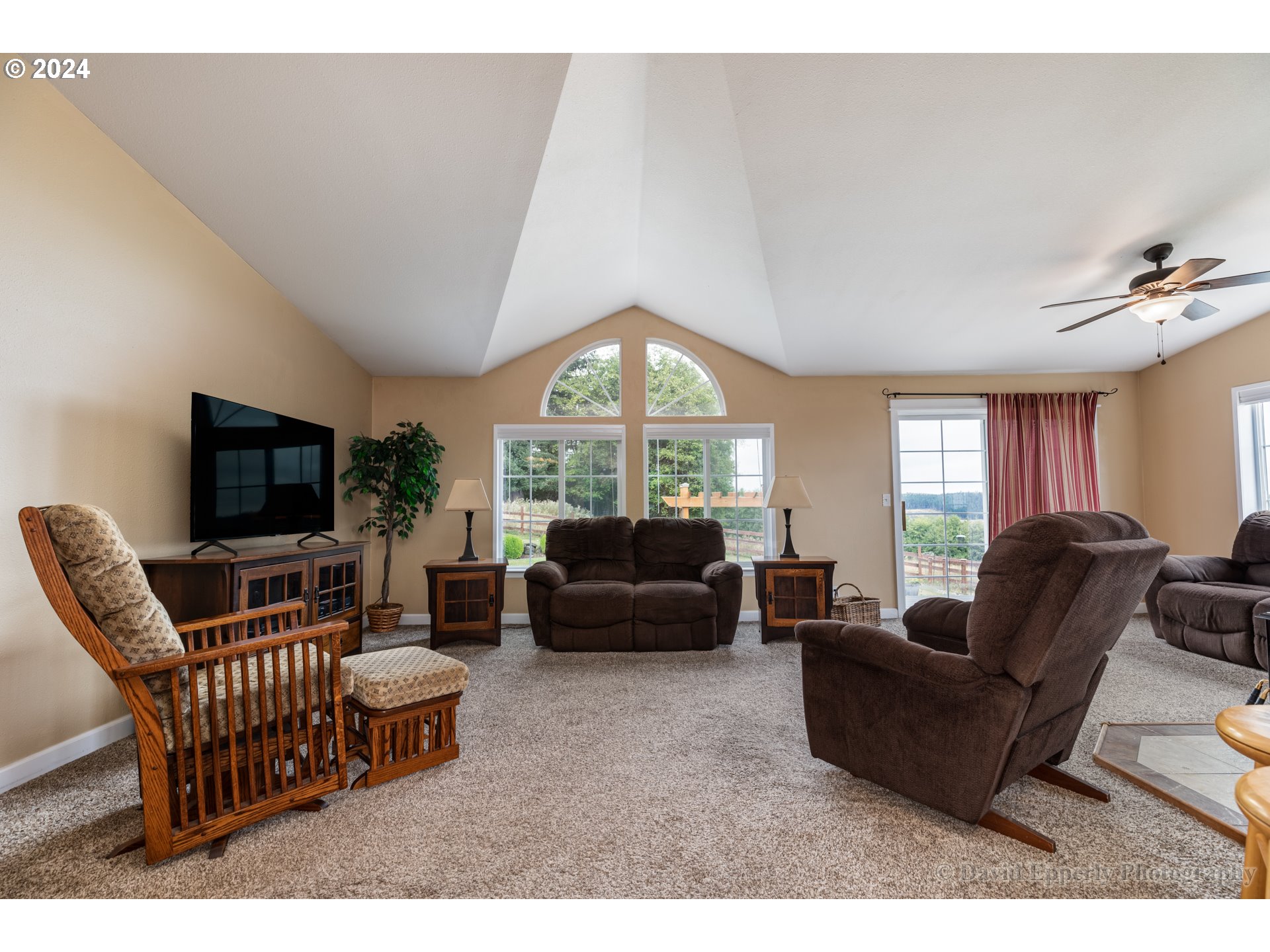 27765 Clark Road Deer Island, OR 97054 - Photo 11 of 38 Family Room