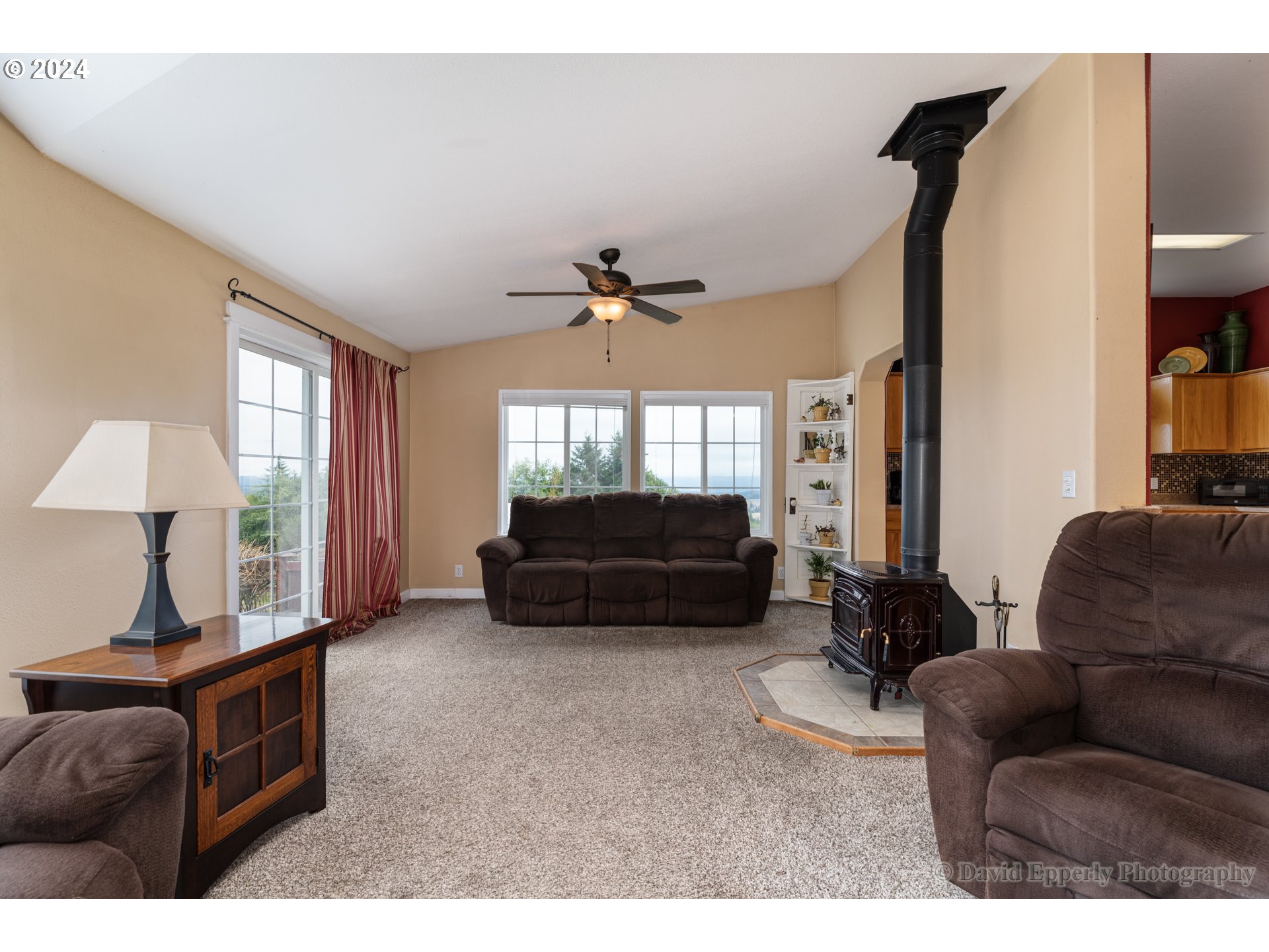 27765 Clark Road Deer Island, OR 97054 - Photo 12 of 38 Family Room