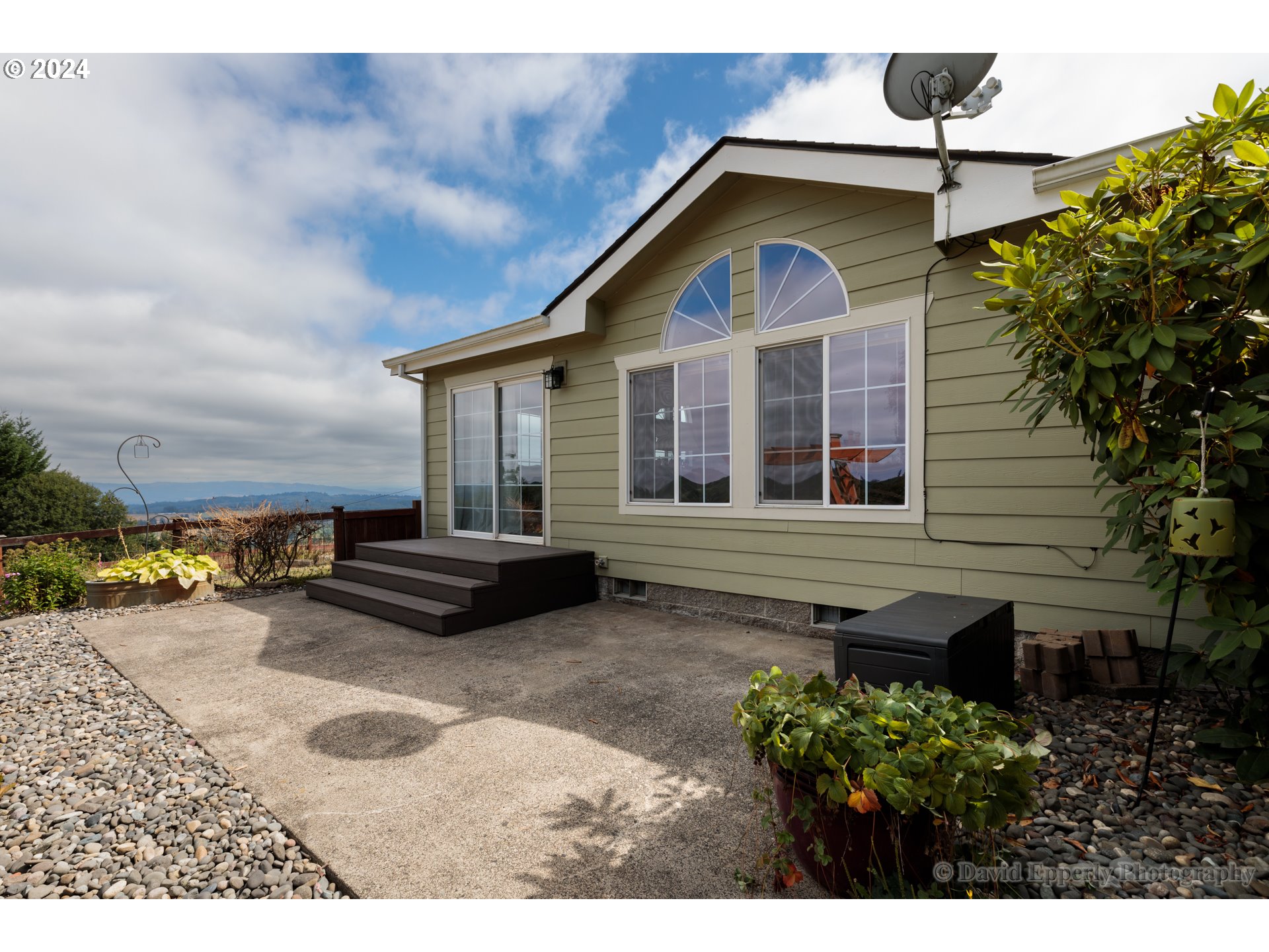 27765 Clark Road Deer Island, OR 97054 - Photo 21 of 38 Patio