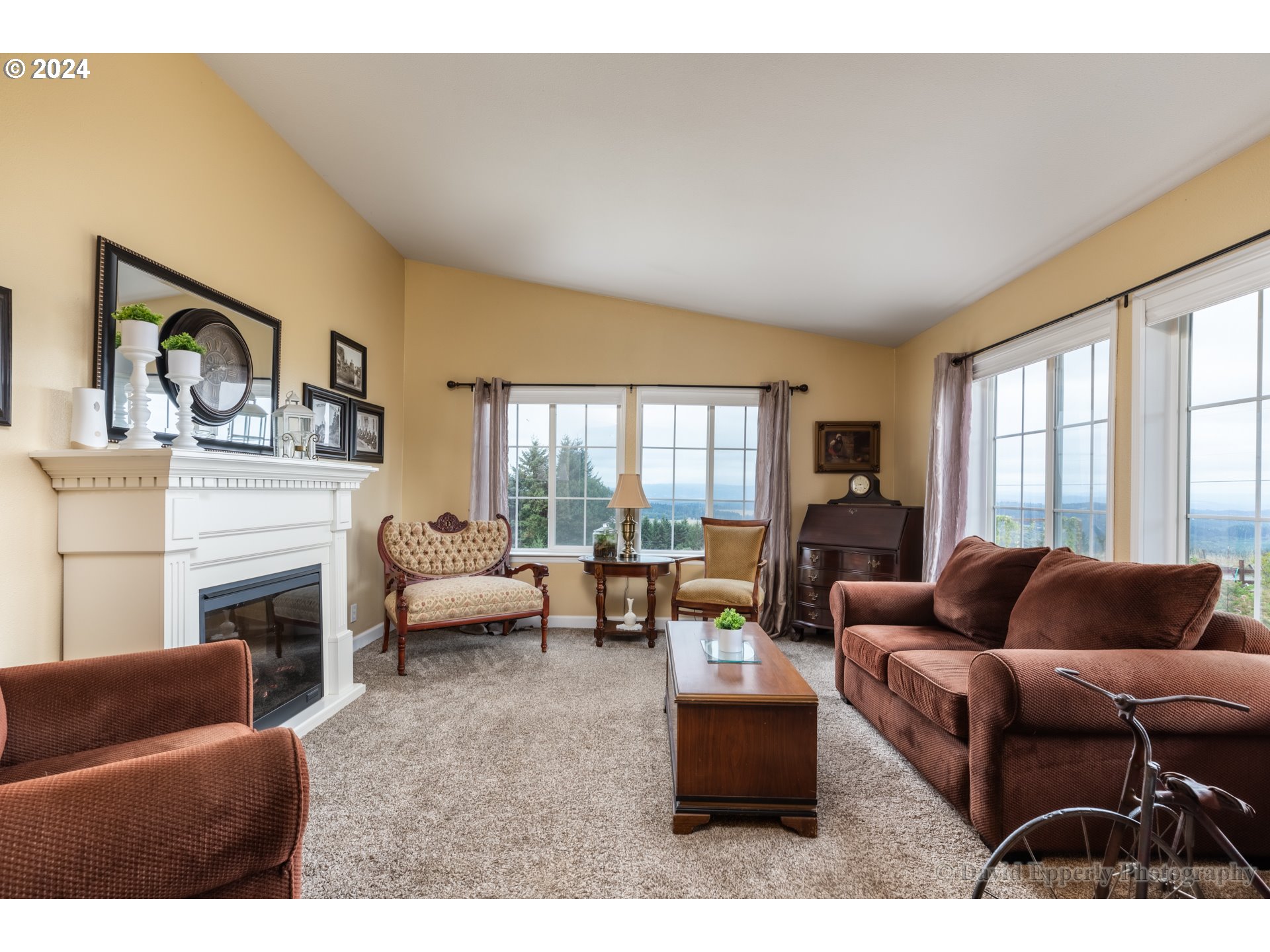27765 Clark Road Deer Island, OR 97054 - Photo 5 of 38 Living Room