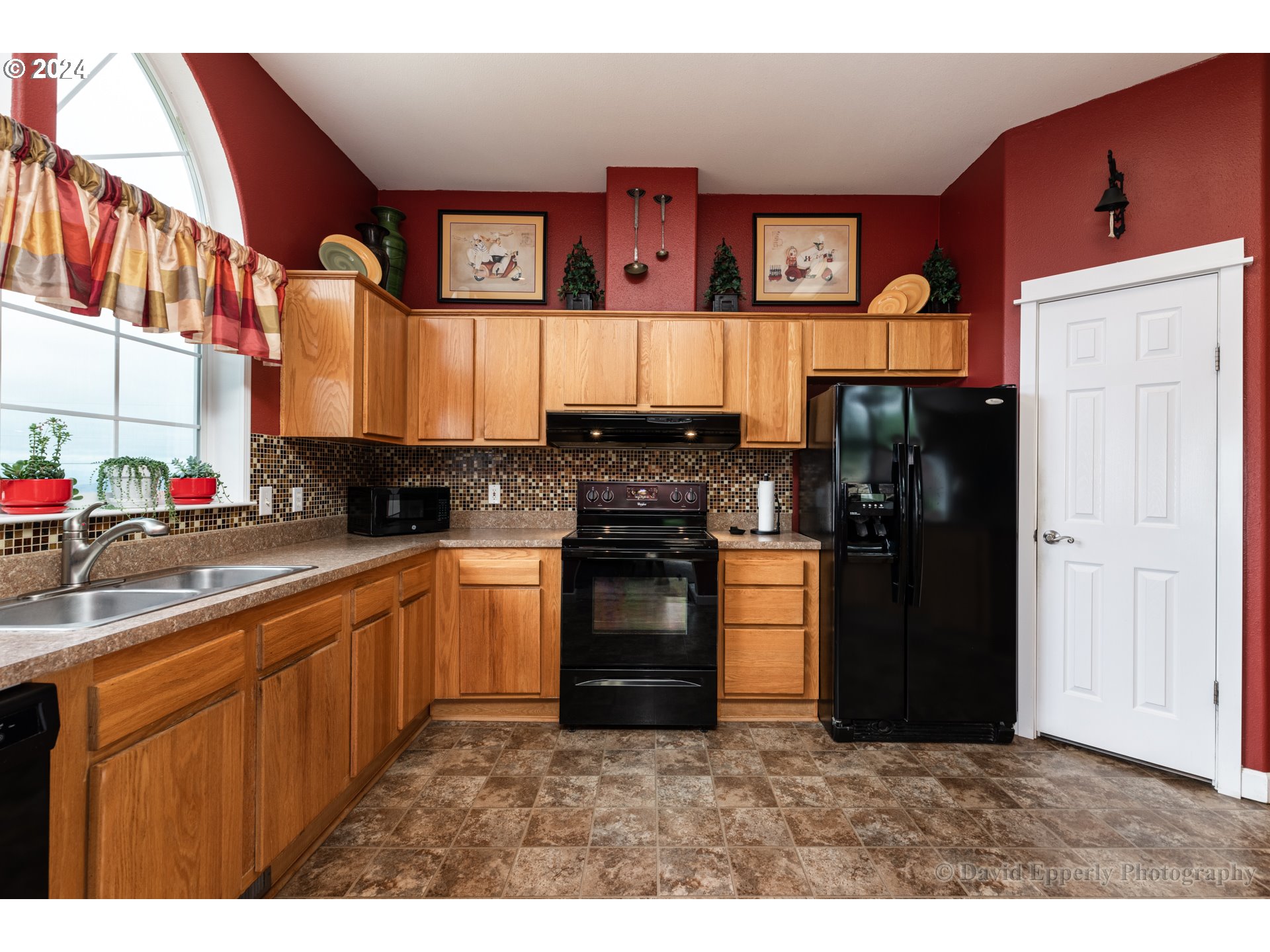 27765 Clark Road Deer Island, OR 97054 - Photo 10 of 38 Kitchen