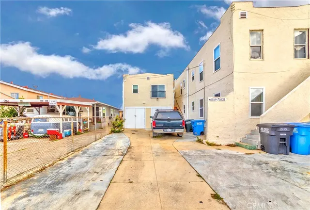 $1,255,000 | 545 Eastmont Avenue, Los Angeles, CA 90022