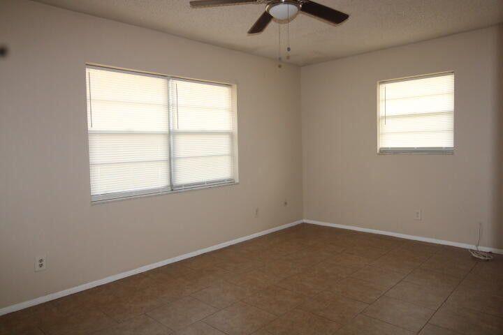 341 West 22nd Court Riviera Beach, FL 33404 - Photo 13 of 17 20241227001524552119000000-o