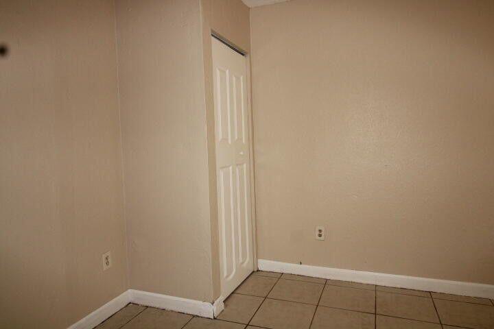 341 West 22nd Court Riviera Beach, FL 33404 - Photo 14 of 17 20241227001526494473000000-o