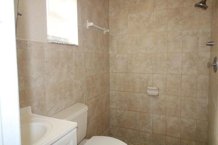 341 West 22nd Court Riviera Beach, FL 33404 - Photo 16 of 17 20241227001527479197000000-o