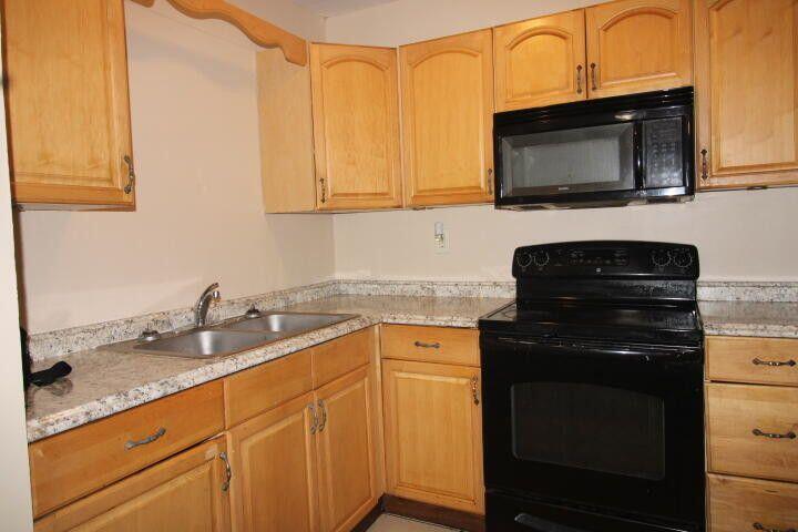 341 West 22nd Court Riviera Beach, FL 33404 - Photo 7 of 17 20241227001522431526000000-o