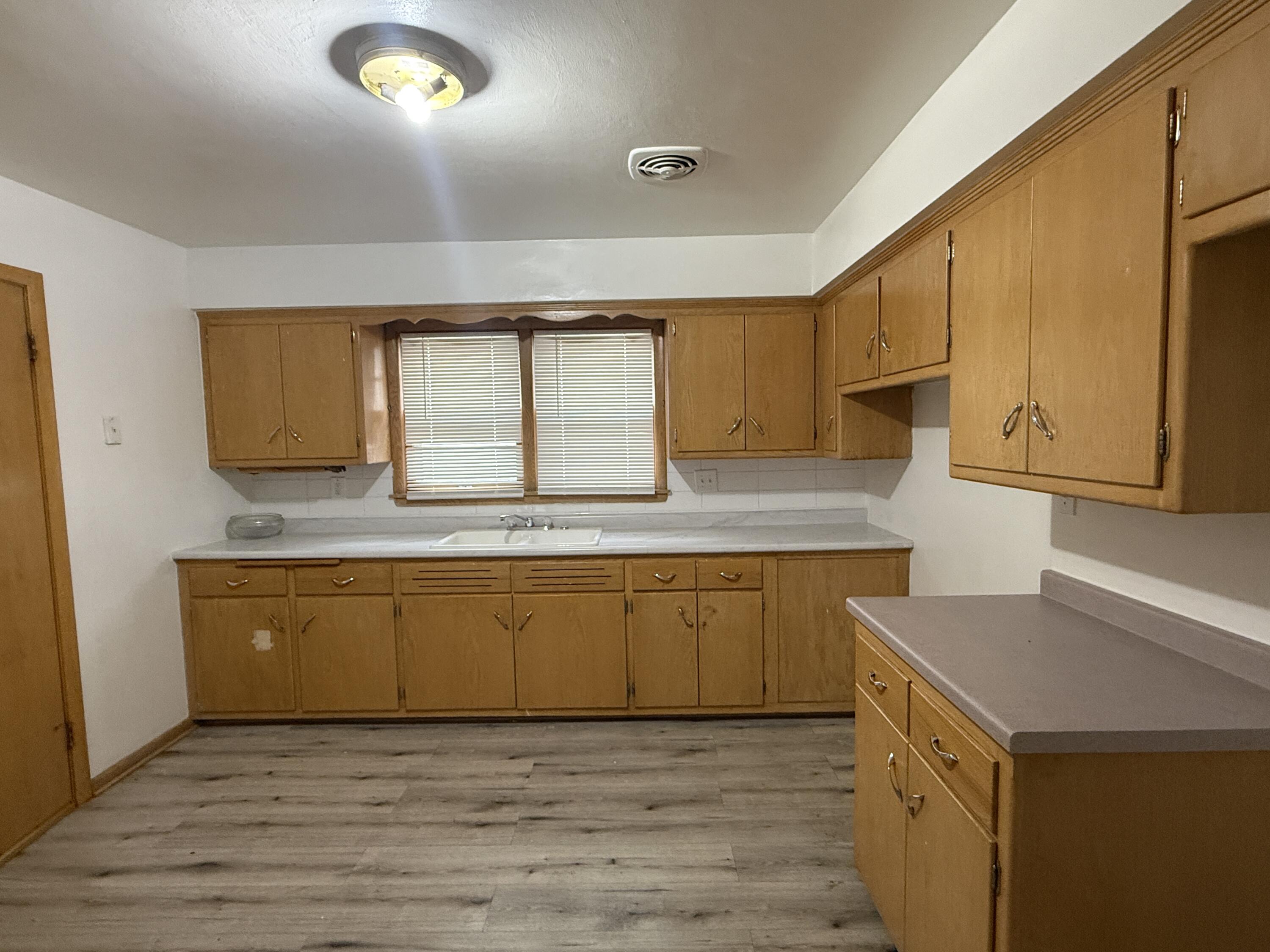 4683 North 68th Street Milwaukee, WI 53218 - Photo 4 of 10 IMG_8819