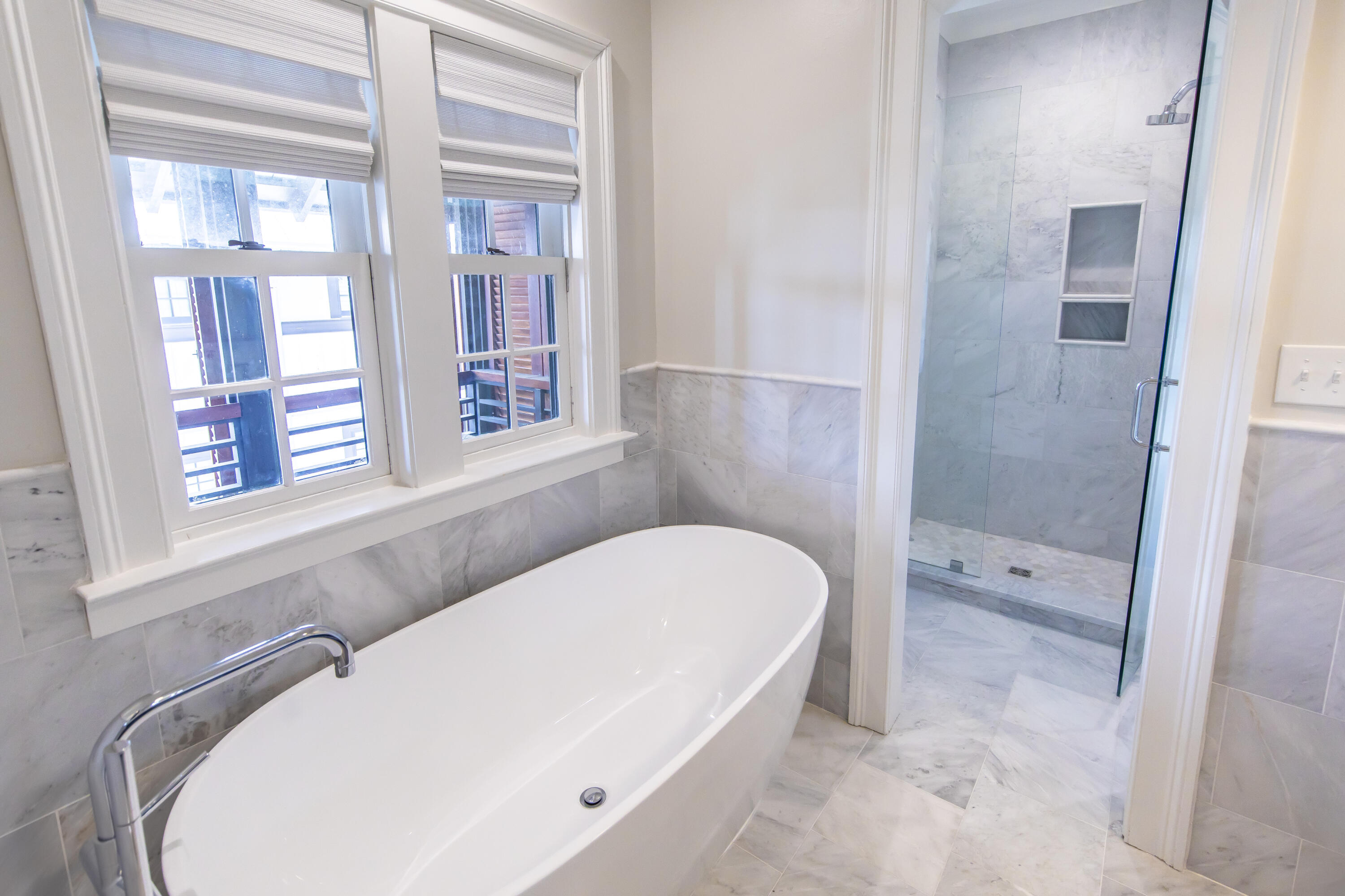 249 Lifeguard Loop East, Unit A2 #10 Inlet Beach, FL 32461 - Photo 17 of 33 Soaking tub