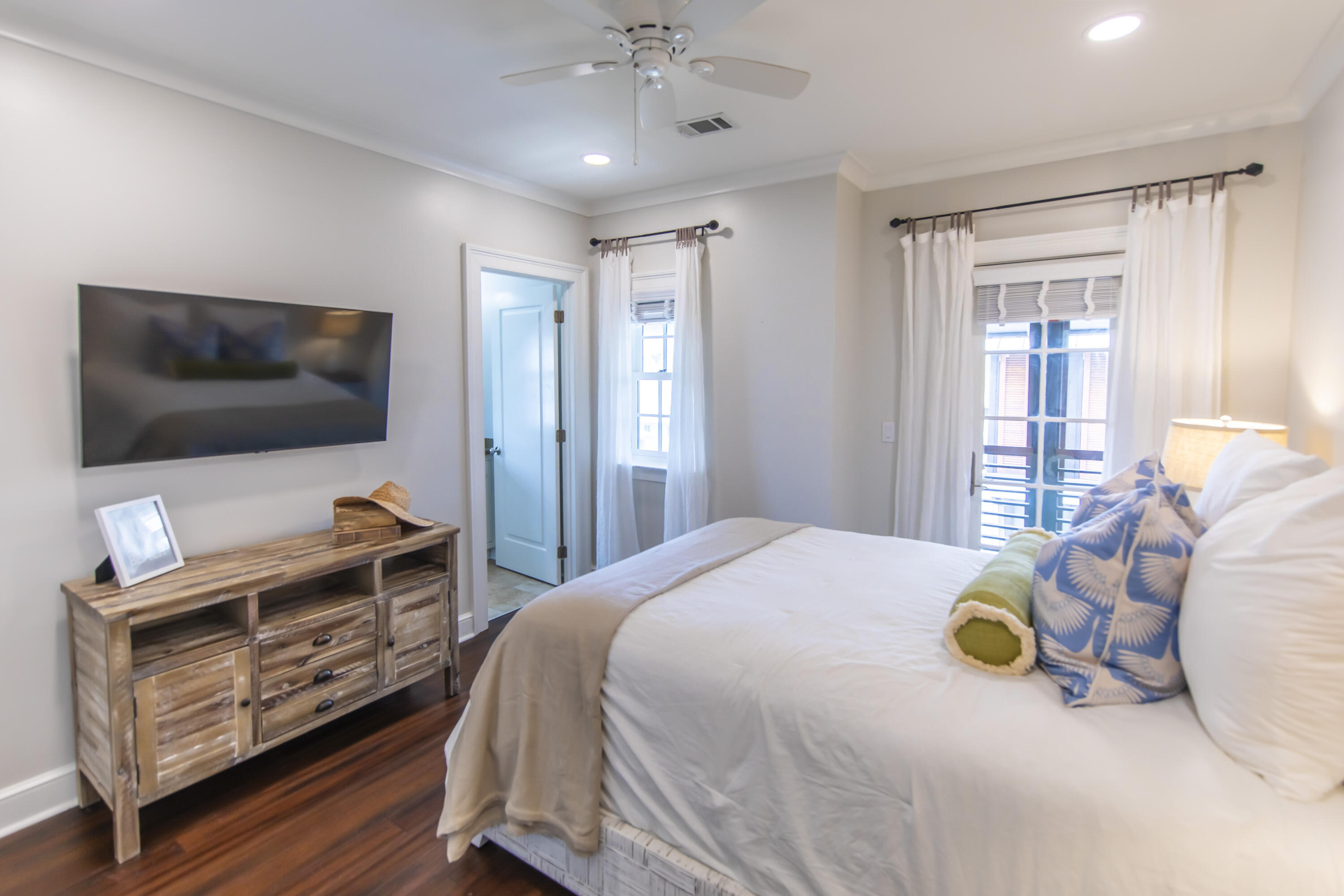 249 Lifeguard Loop East, Unit A2 #10 Inlet Beach, FL 32461 - Photo 21 of 33 Guest Room with en-suite bath