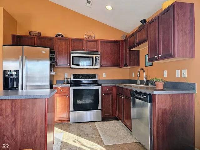 $189,500 | 13415 White Granite Drive, Unit 600, Fishers, IN 46038