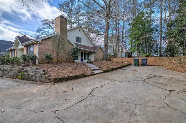 $2,250 | 1252 Minhinette Drive, Unit 1254, Roswell, GA 30075