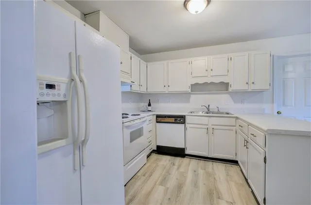 $2,250 | 1252 Minhinette Drive, Unit 1254, Roswell, GA 30075