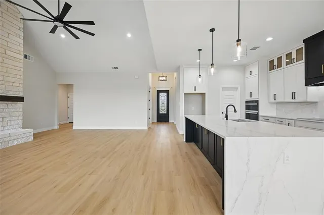 $649,999 | 110 Southeast Private Road 3178, Corsicana, TX 75109