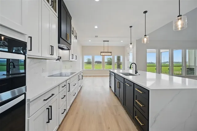 $649,999 | 110 Southeast Private Road 3178, Corsicana, TX 75109