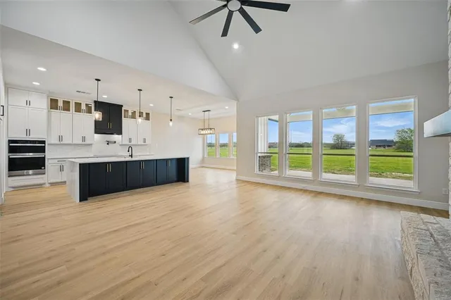 $649,999 | 110 Southeast Private Road 3178, Corsicana, TX 75109