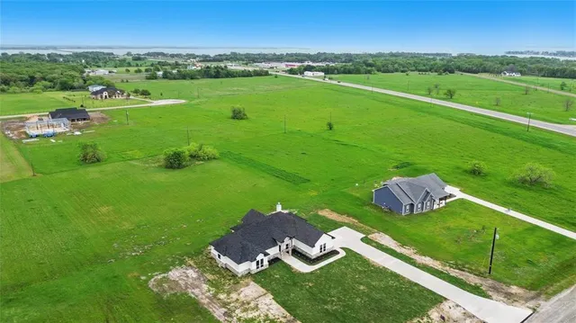 $649,999 | 110 Southeast Private Road 3178, Corsicana, TX 75109